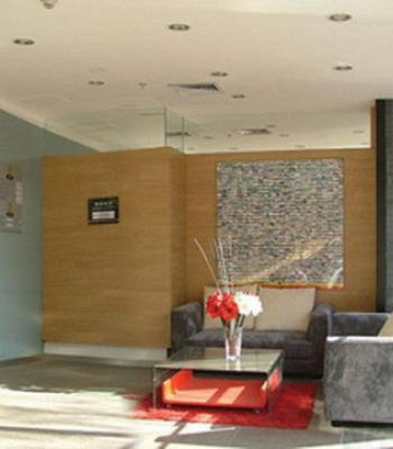 Hotel Super 8 Birds Nest